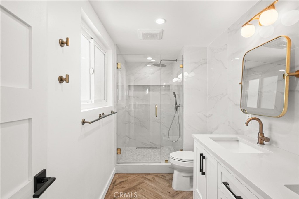 2310 Vanderbilt Lane 4