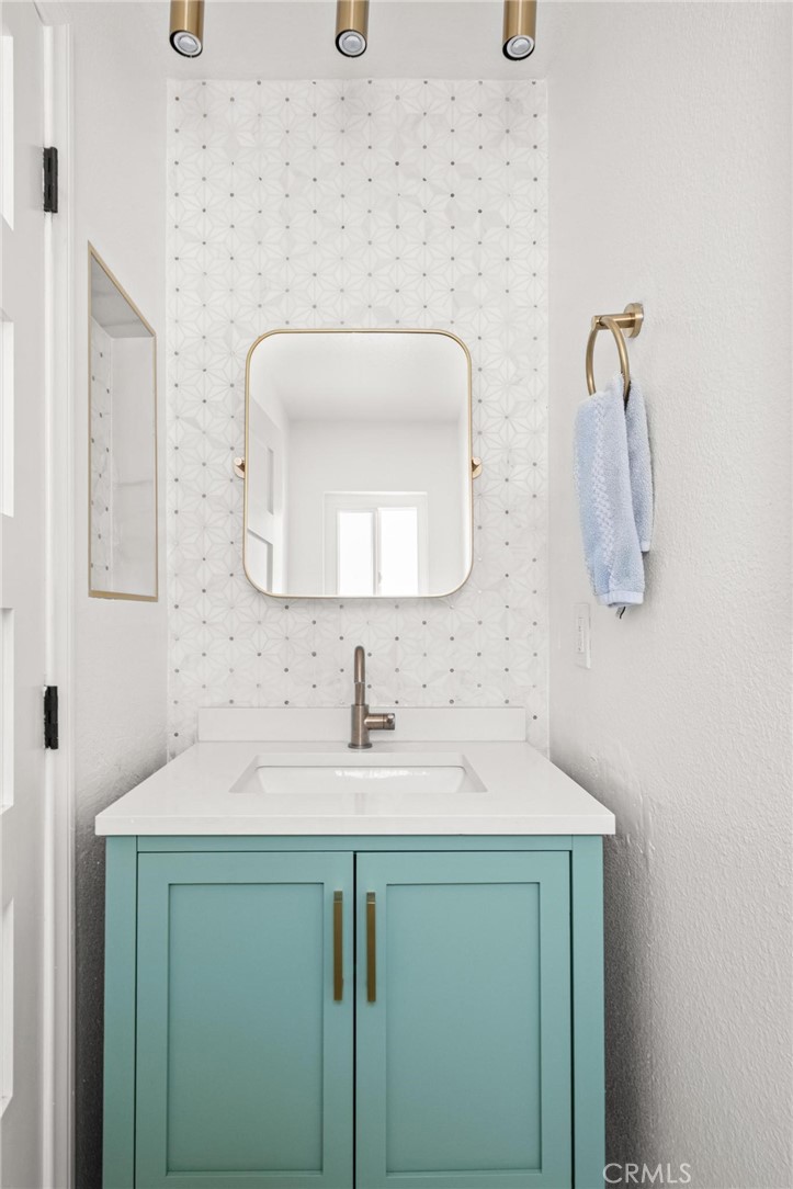 2310 Vanderbilt Lane 4