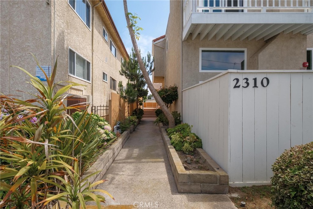 2310 Vanderbilt Lane 4