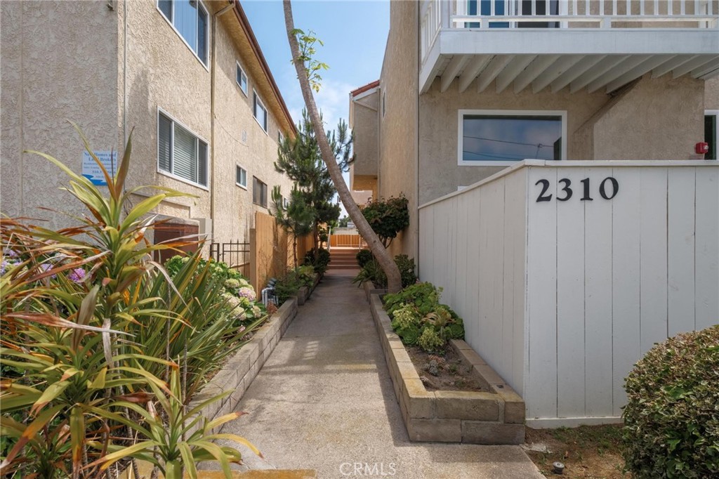 2310 Vanderbilt Lane 4