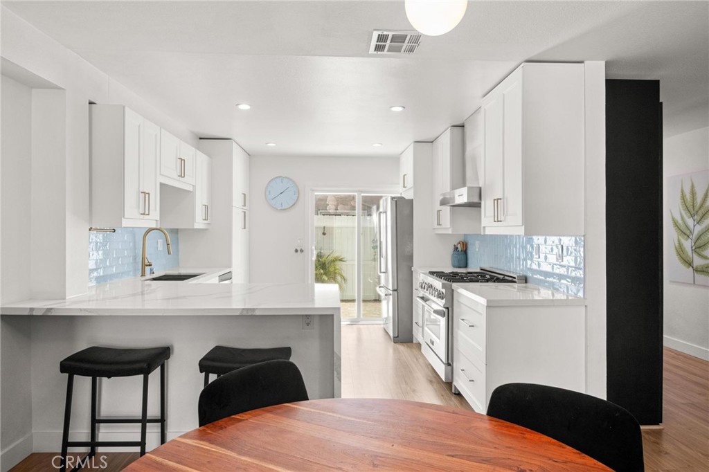 2310 Vanderbilt Lane 4