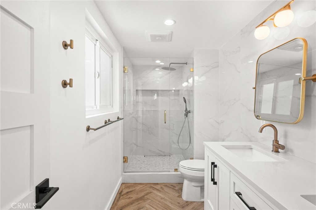 2310 Vanderbilt Lane 4