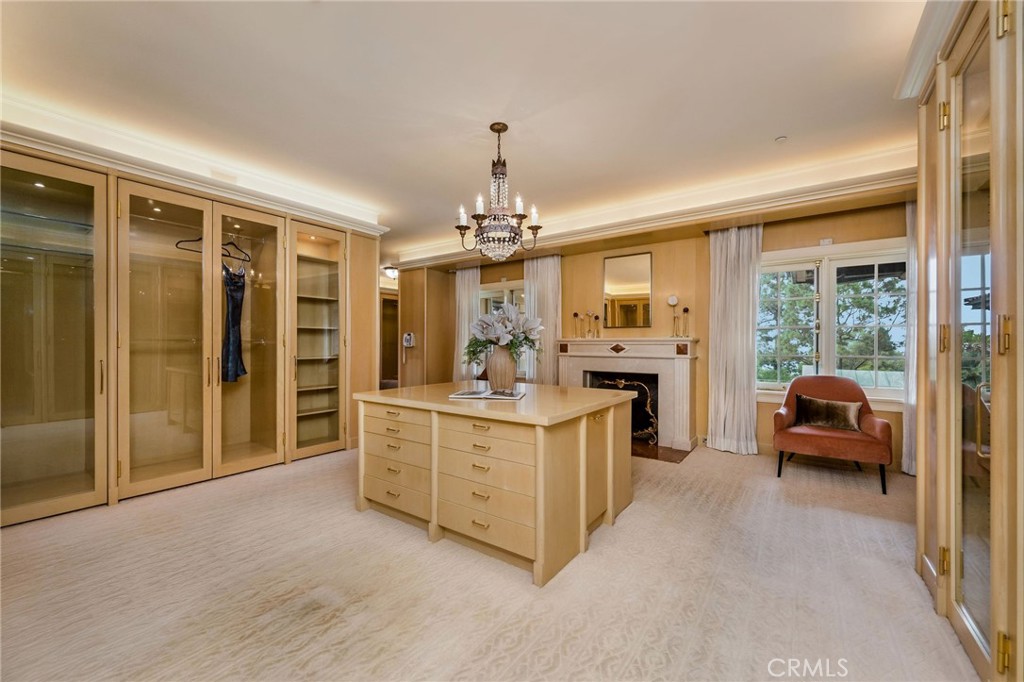 1129 Via Mirabel