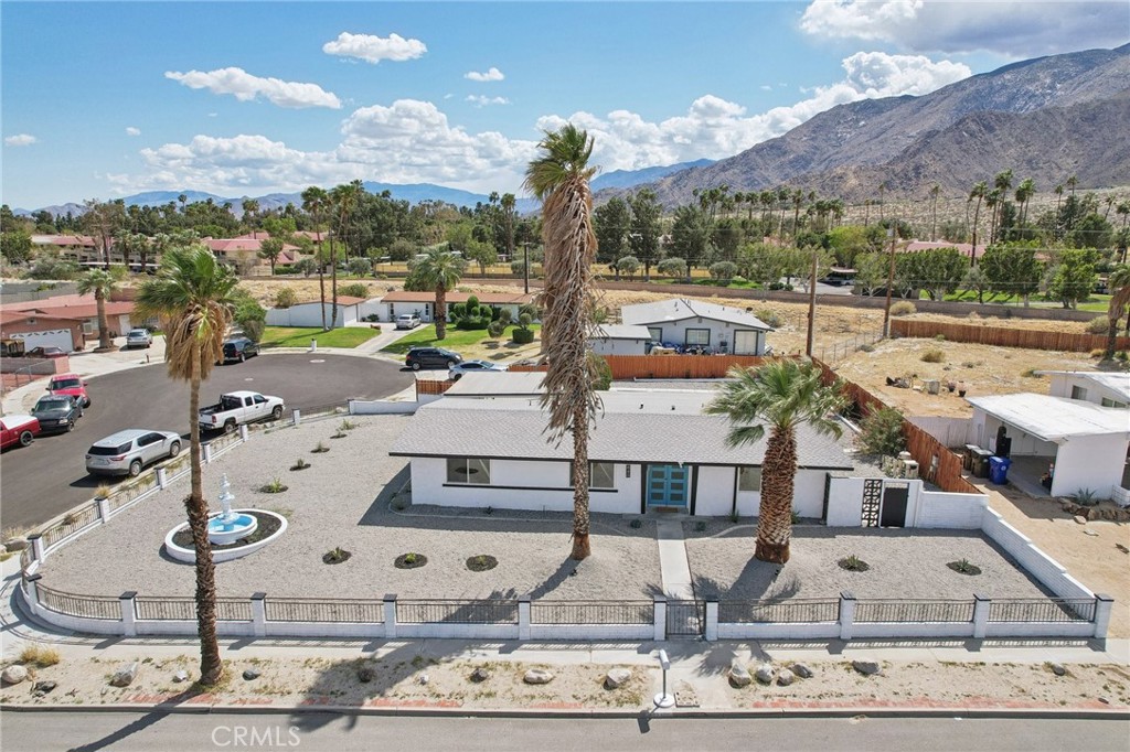 845 W Gateway Drive