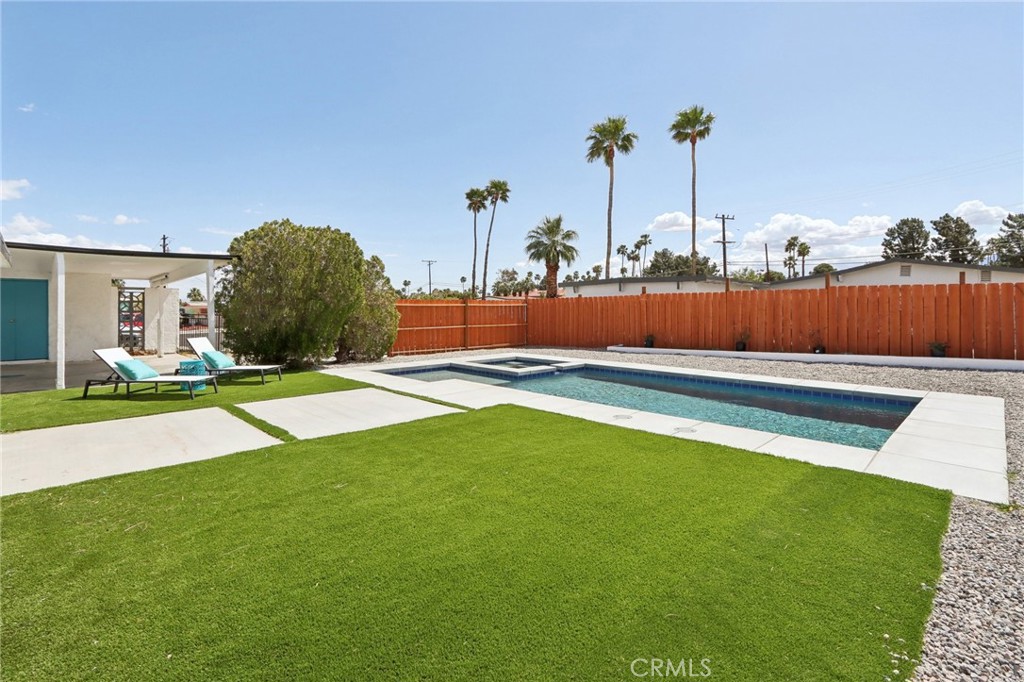 845 W Gateway Drive