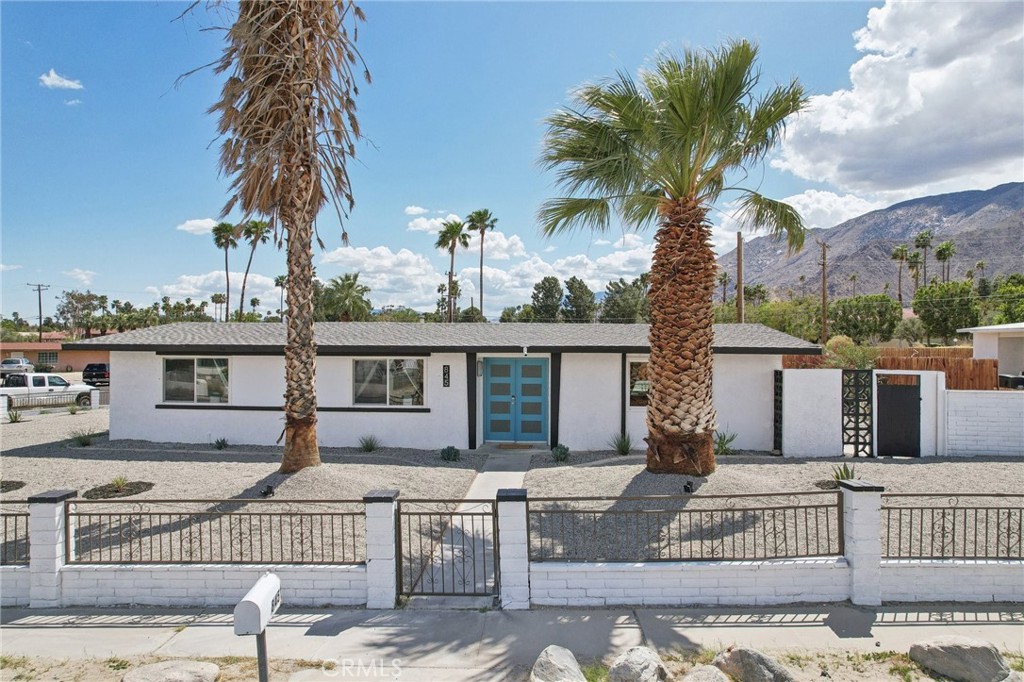 845 W Gateway Drive
