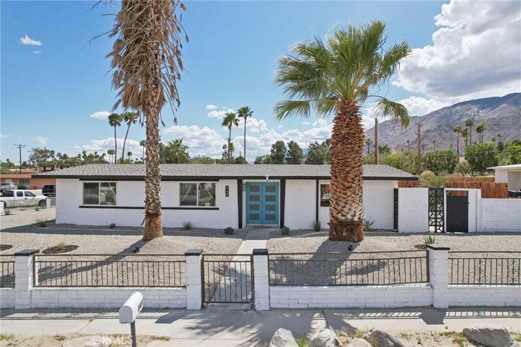 845 W Gateway Drive
