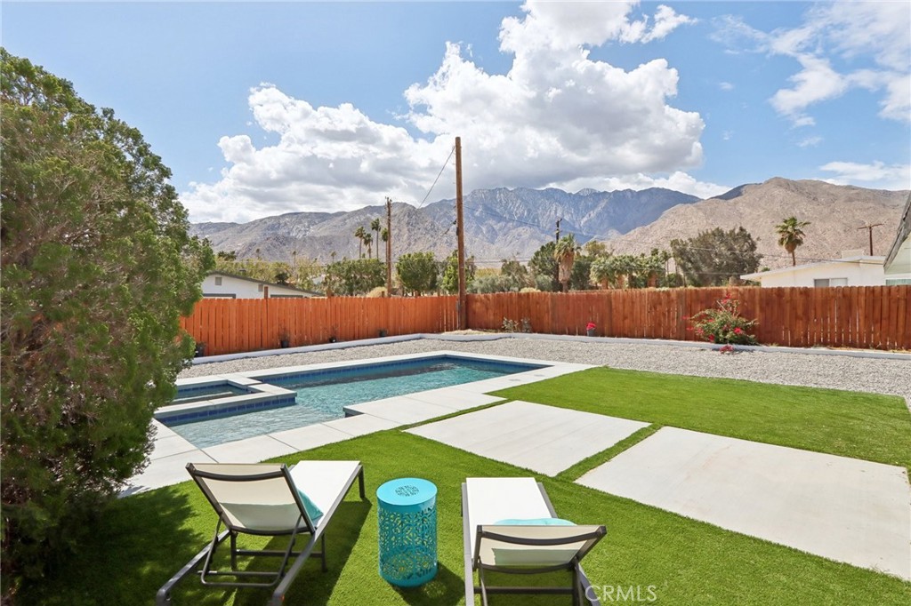 845 W Gateway Drive