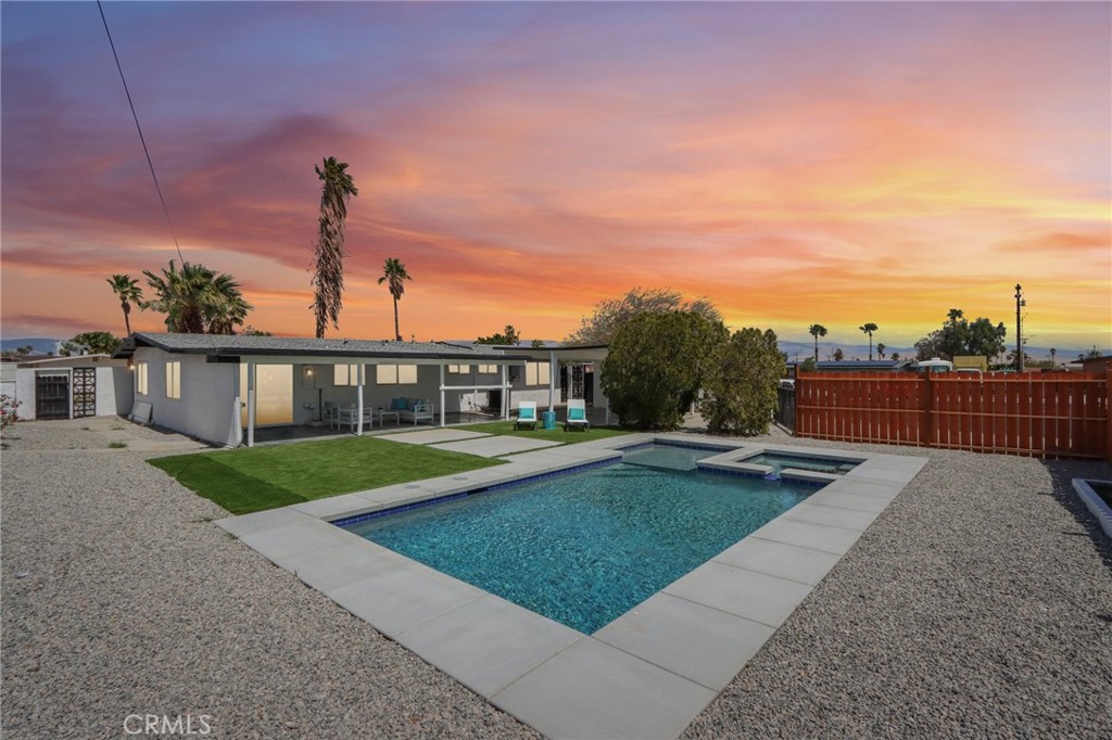845 W Gateway Drive