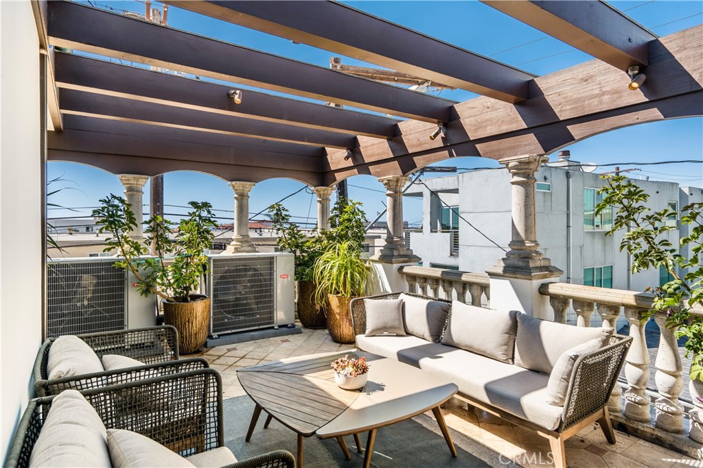 321 9th Street