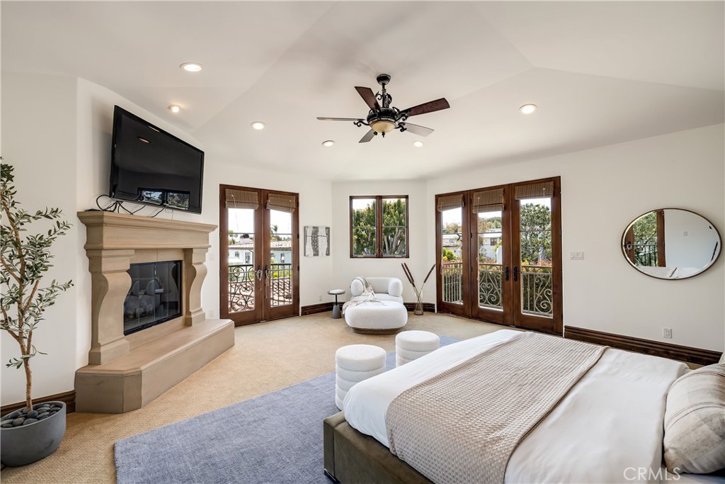 718 N Poinsettia Avenue