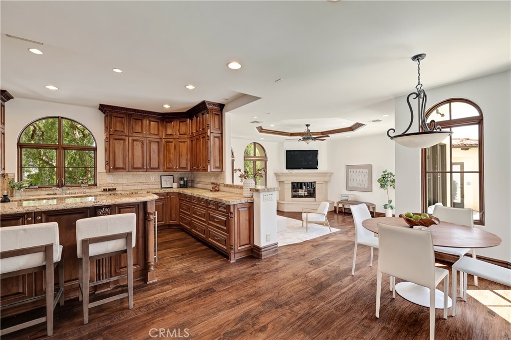 718 N Poinsettia Avenue