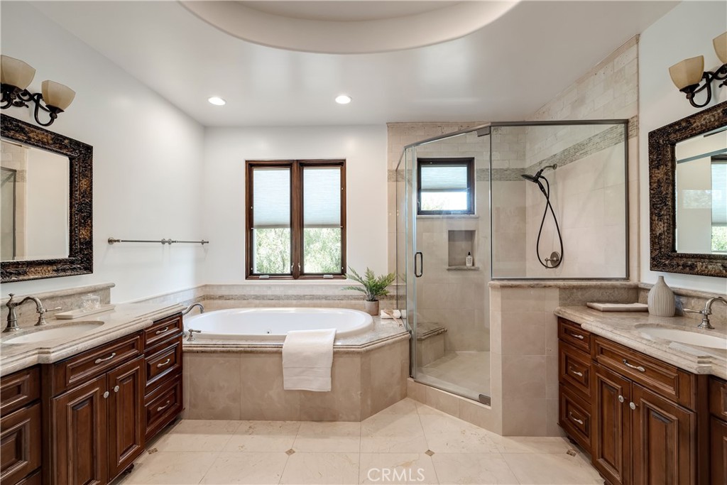 718 N Poinsettia Avenue