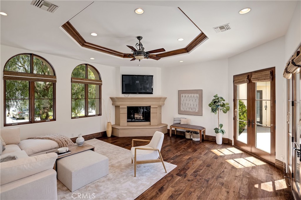 718 N Poinsettia Avenue