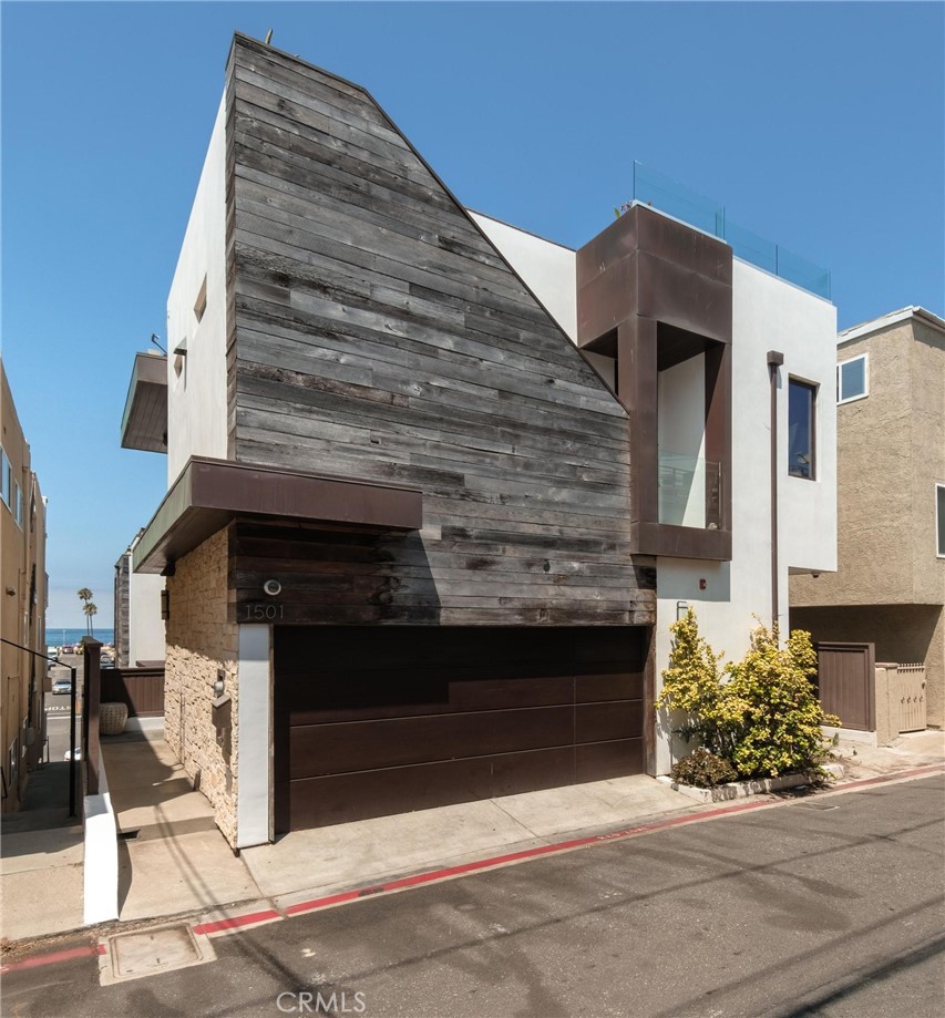 1501 Palm Drive