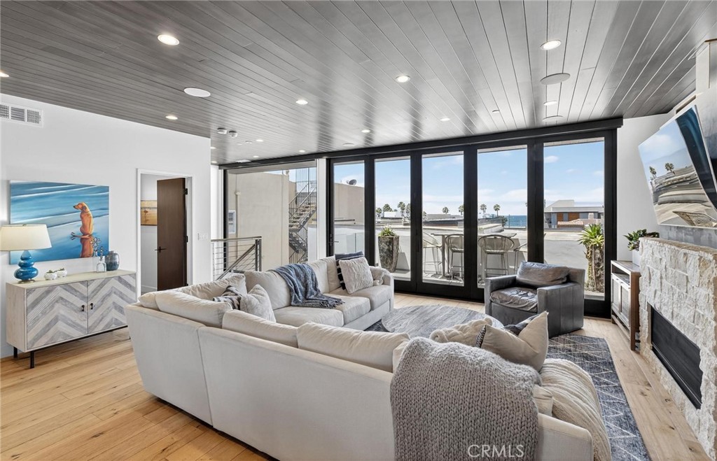 1501 Palm Drive
