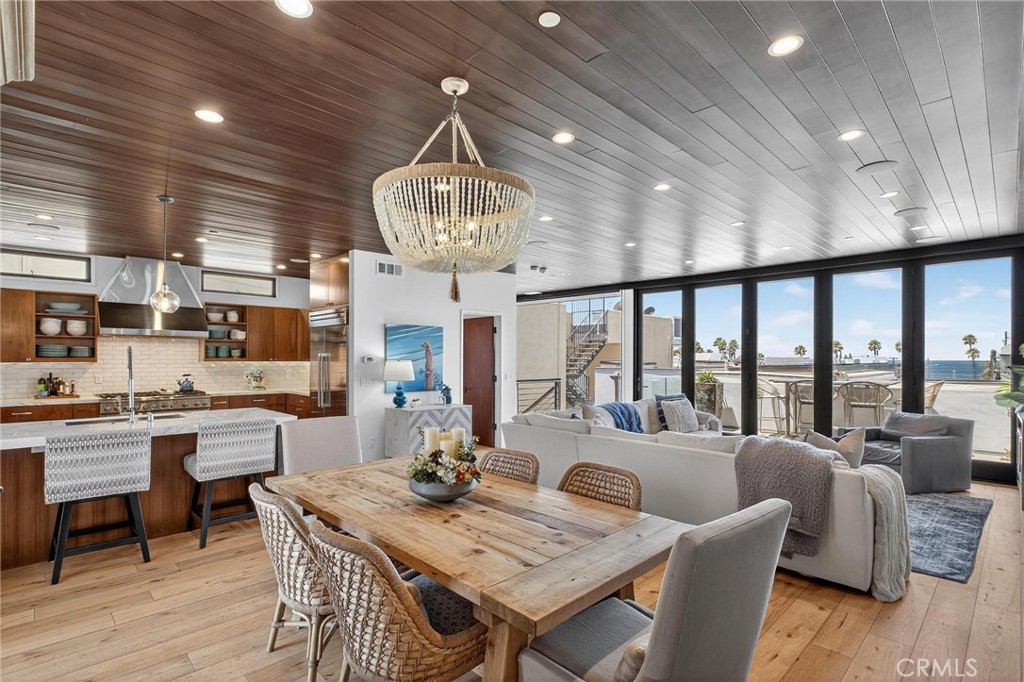 1501 Palm Drive