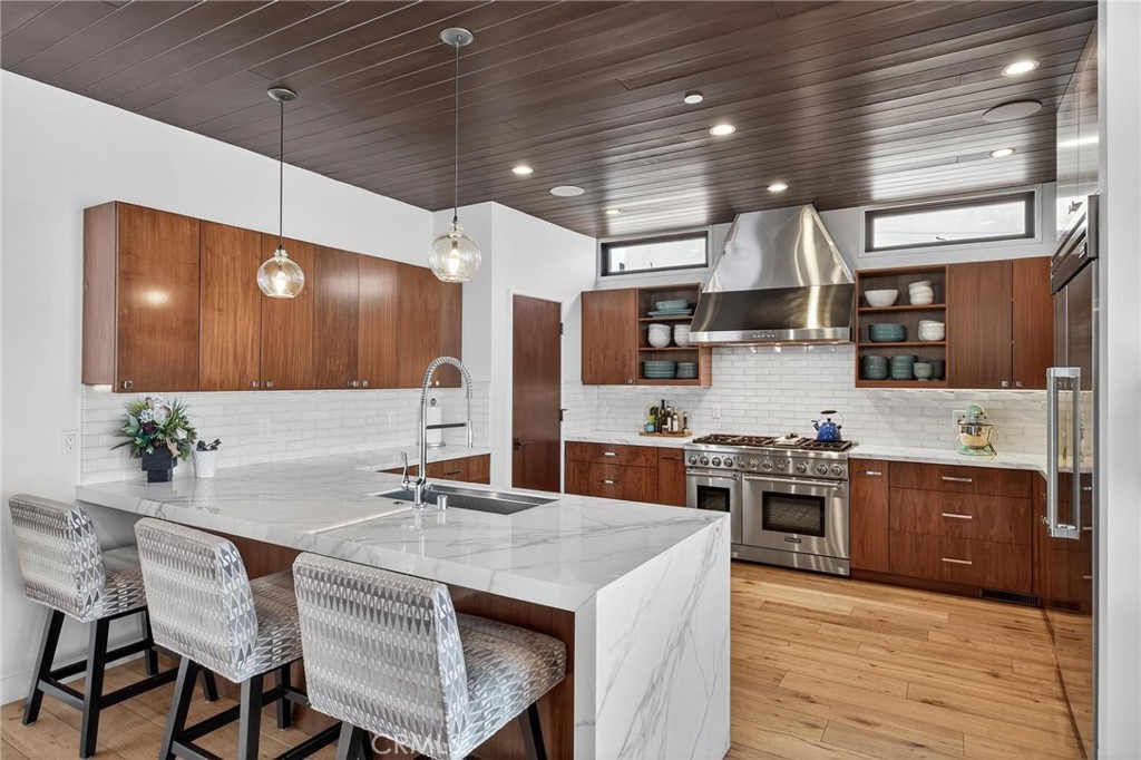 1501 Palm Drive