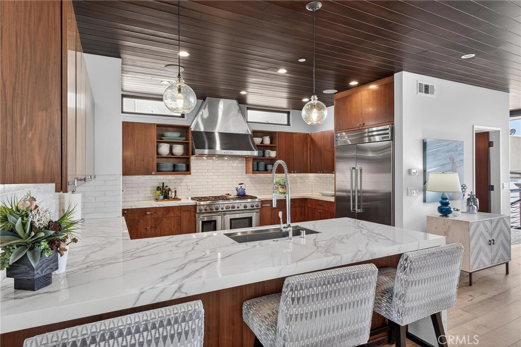 1501 Palm Drive
