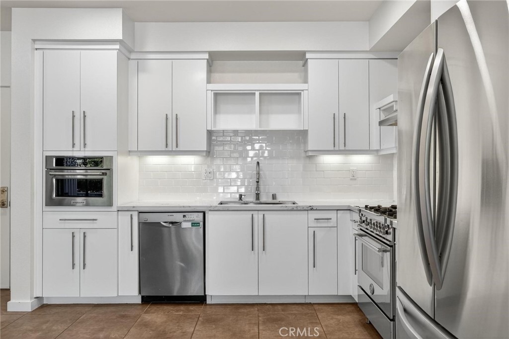 13045 Pacific Promenade 132