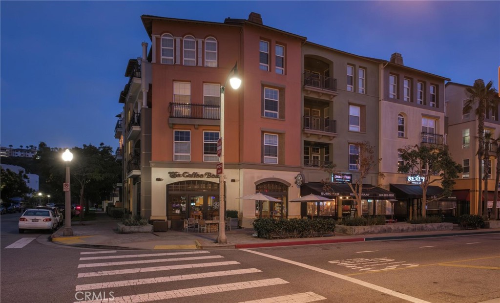 13045 Pacific Promenade 132