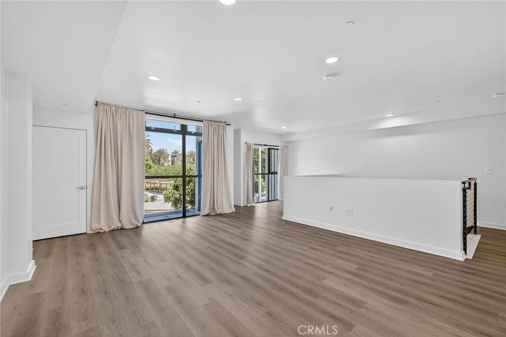 13045 Pacific Promenade 132