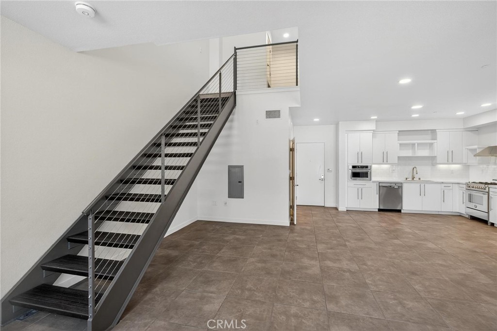 13045 Pacific Promenade 132