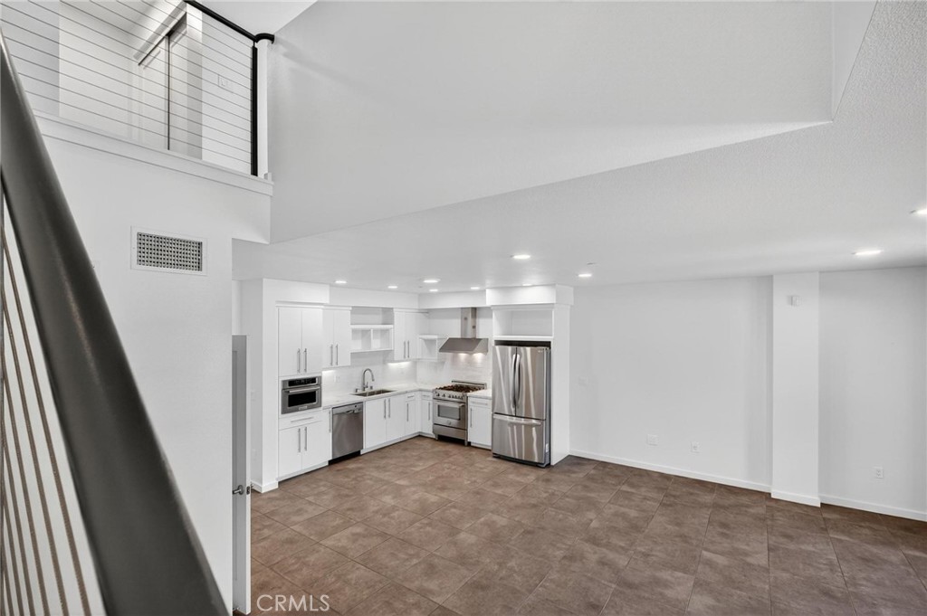 13045 Pacific Promenade 132