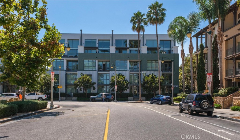 13045 Pacific Promenade 132