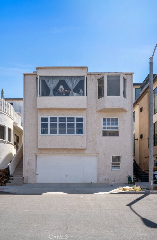 3012 Manhattan Avenue