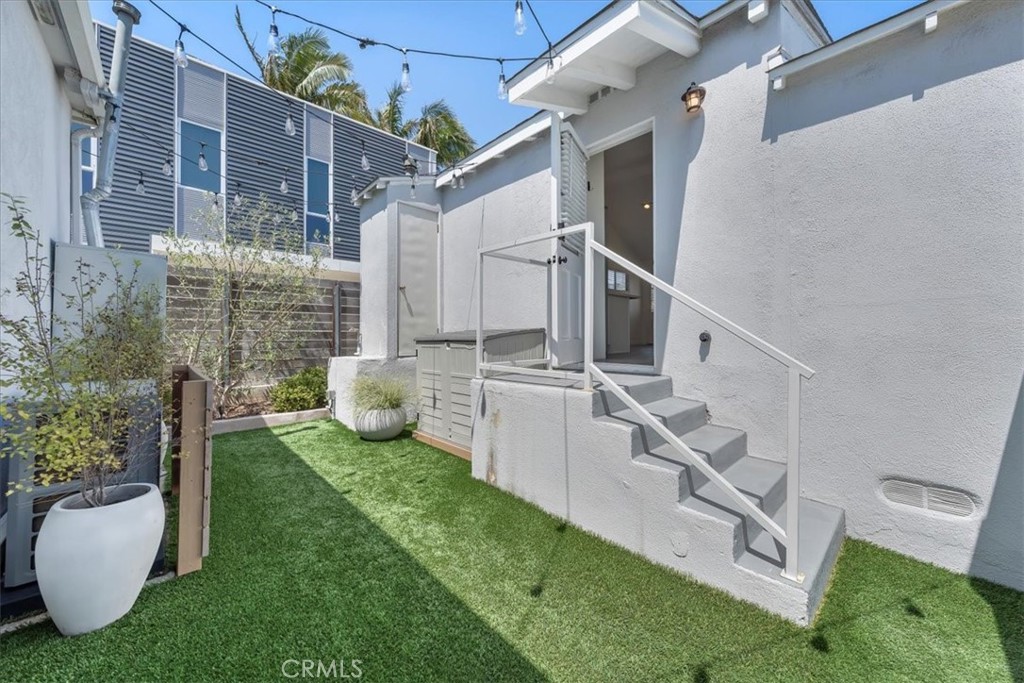 1430 Bonnie Brae