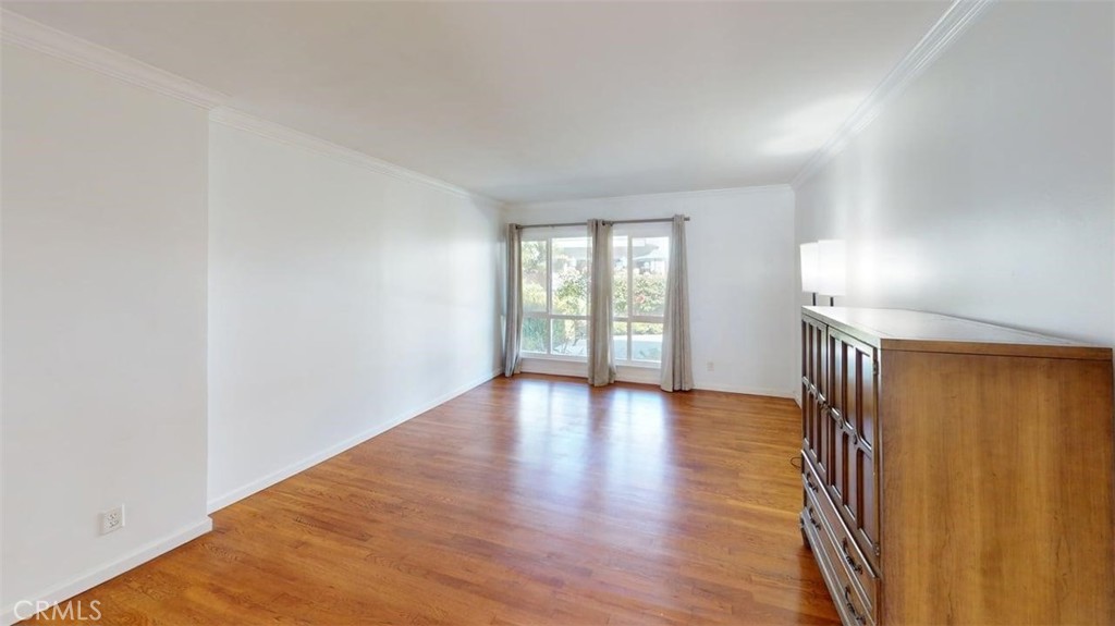 3210 Merrill 23