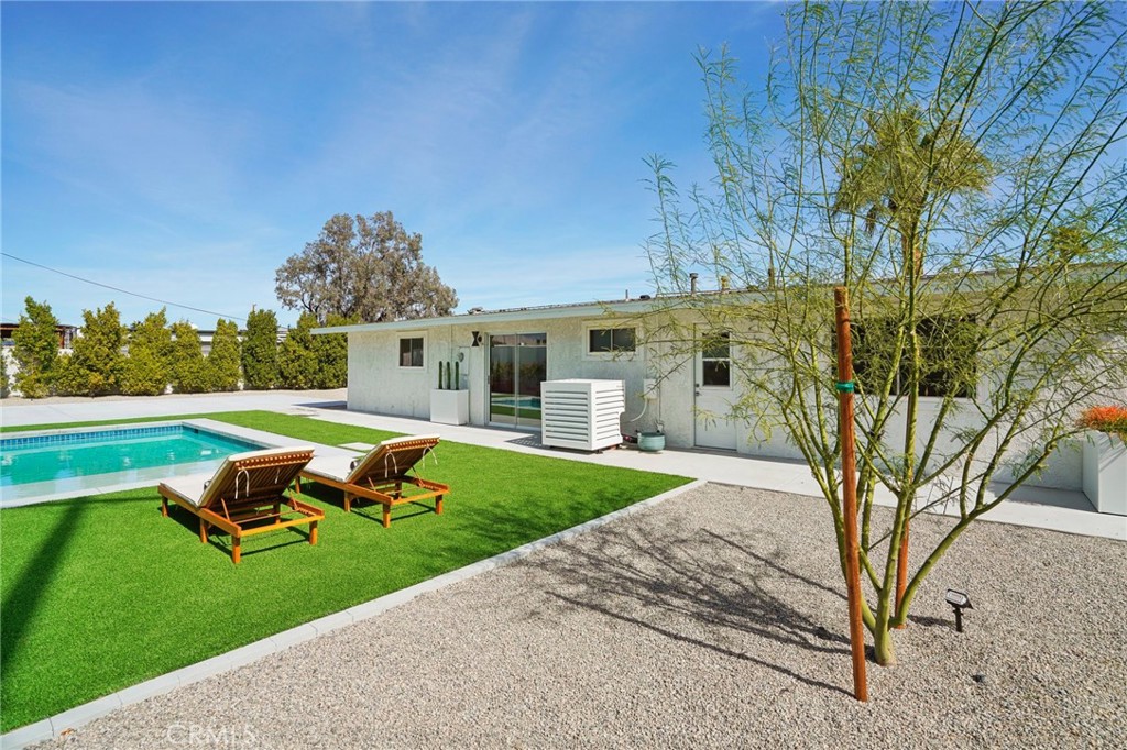 14 Ashby Circle