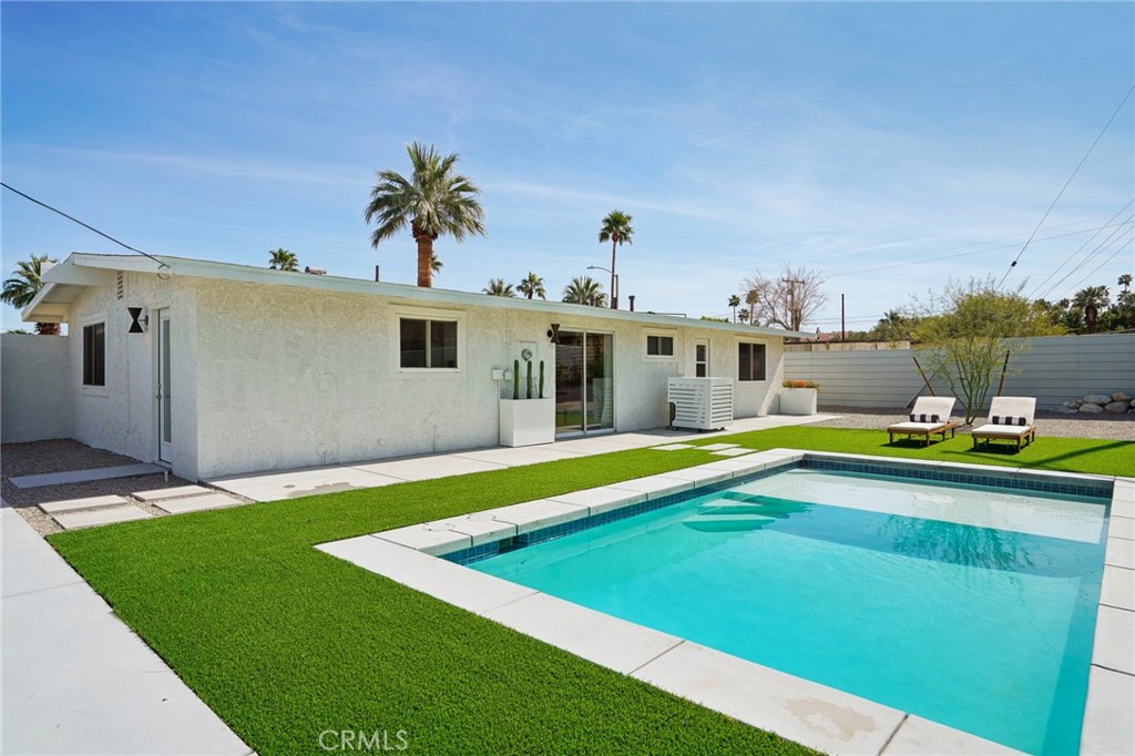 14 Ashby Circle