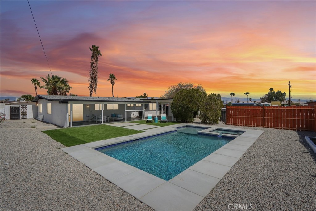 845 W Gateway Drive