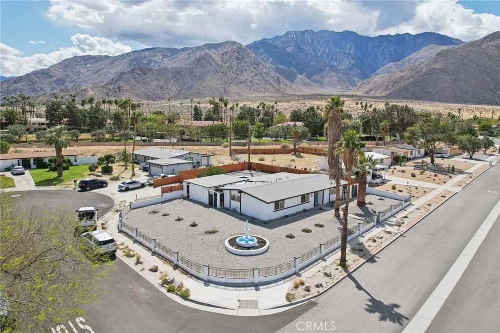 845 W Gateway Drive