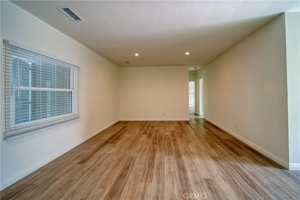 926 MANHATTAN BEACH BLVD B