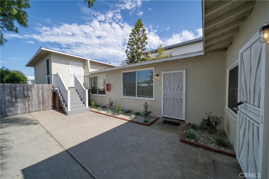 926 MANHATTAN BEACH BLVD B