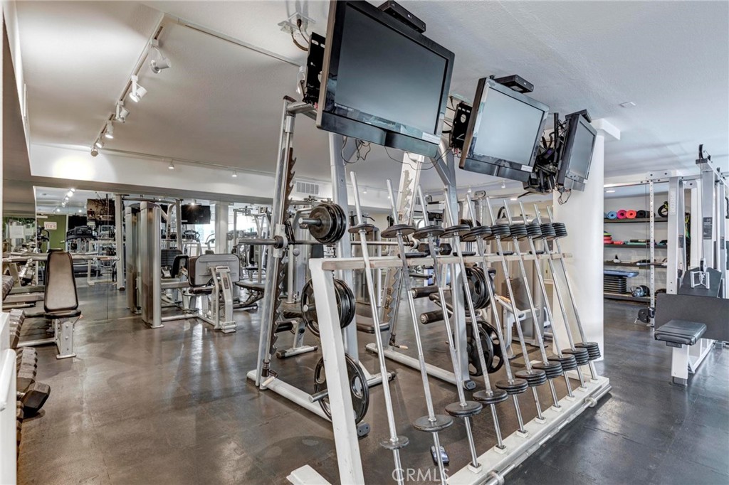 1131 Alta Loma Road 221