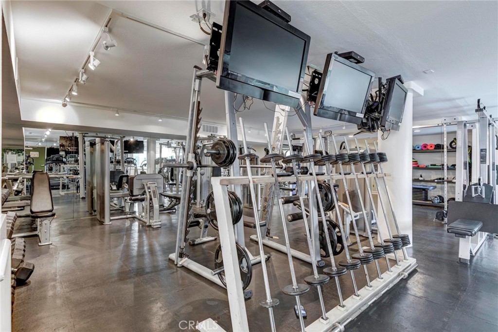 1131 Alta Loma Road 221