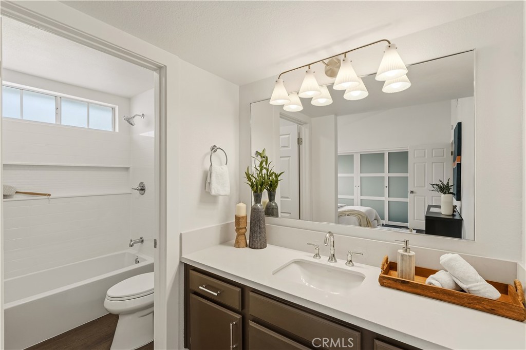 2800 Plaza Del Amo 47