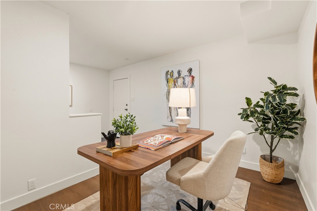 2800 Plaza Del Amo 47