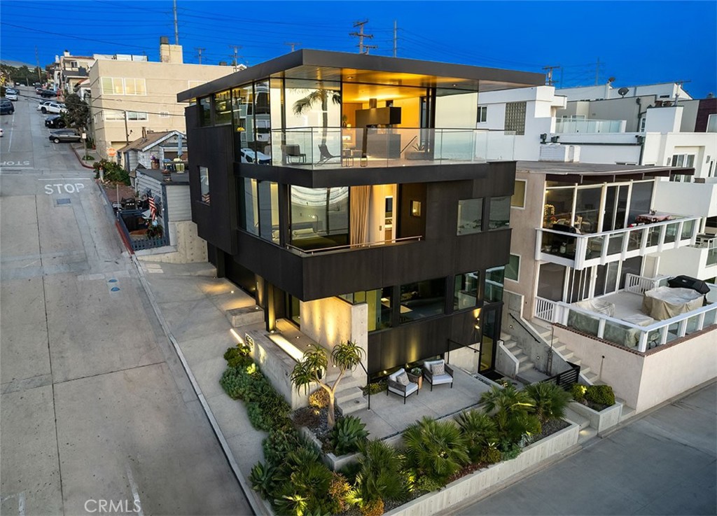 4320 The Strand