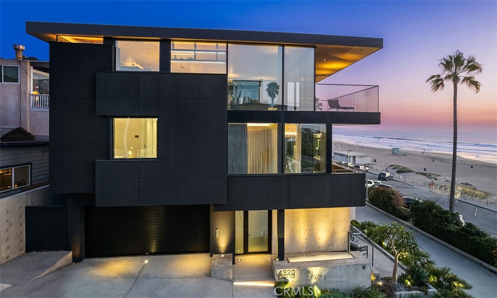 4320 The Strand