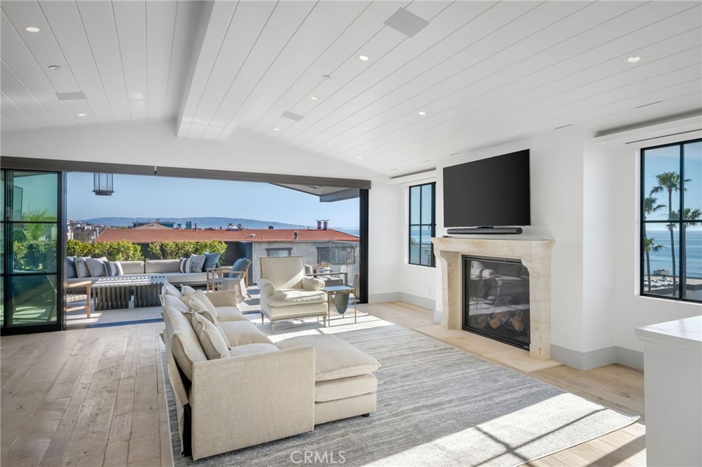 2903 Manhattan Avenue A