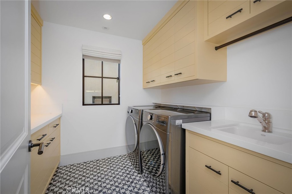 2903 Manhattan Avenue A