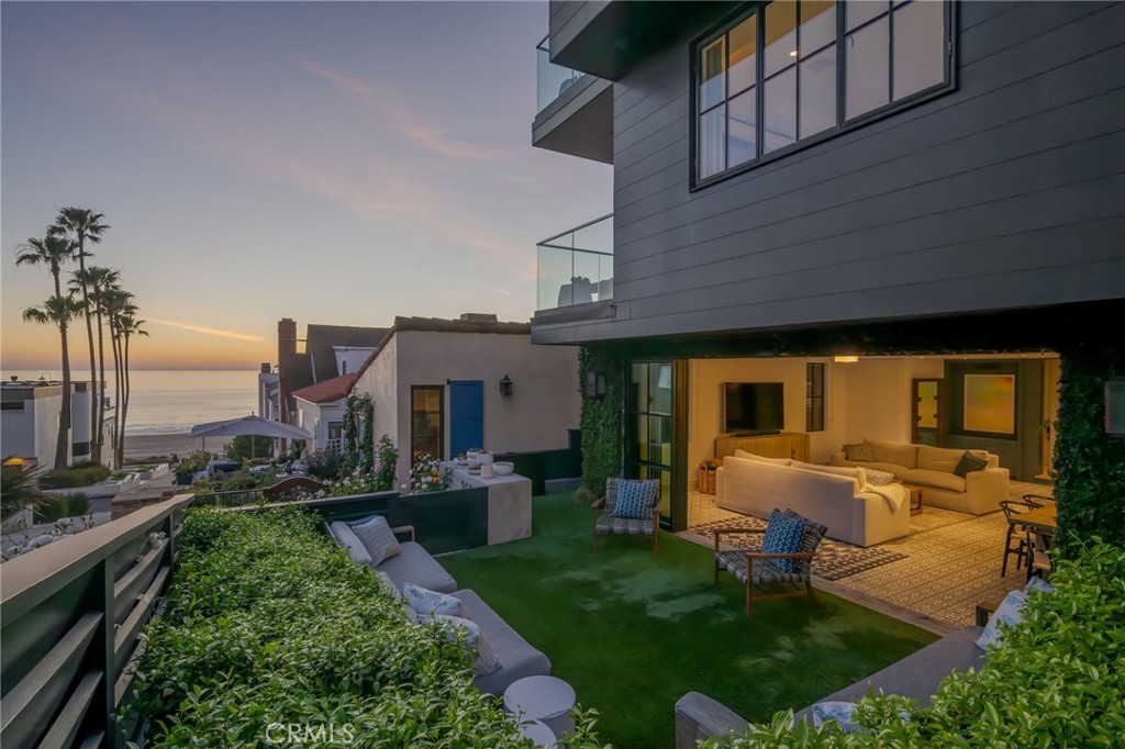 2903 Manhattan Avenue A