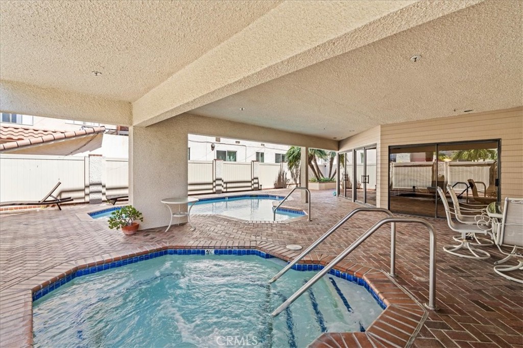 512 Esplanade 103