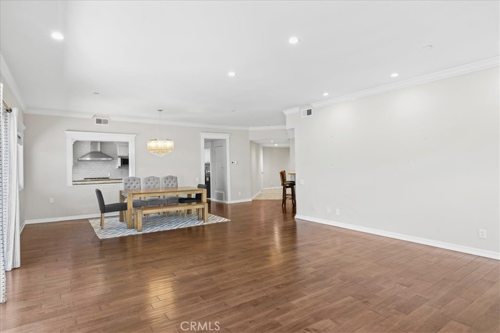 512 Esplanade 103