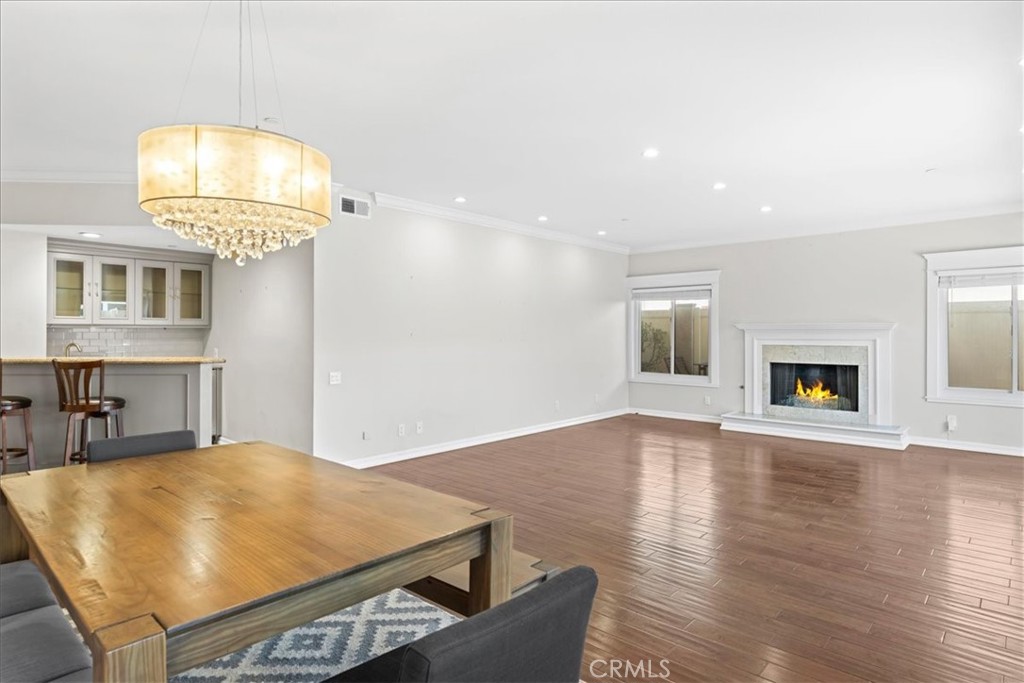 512 Esplanade 103